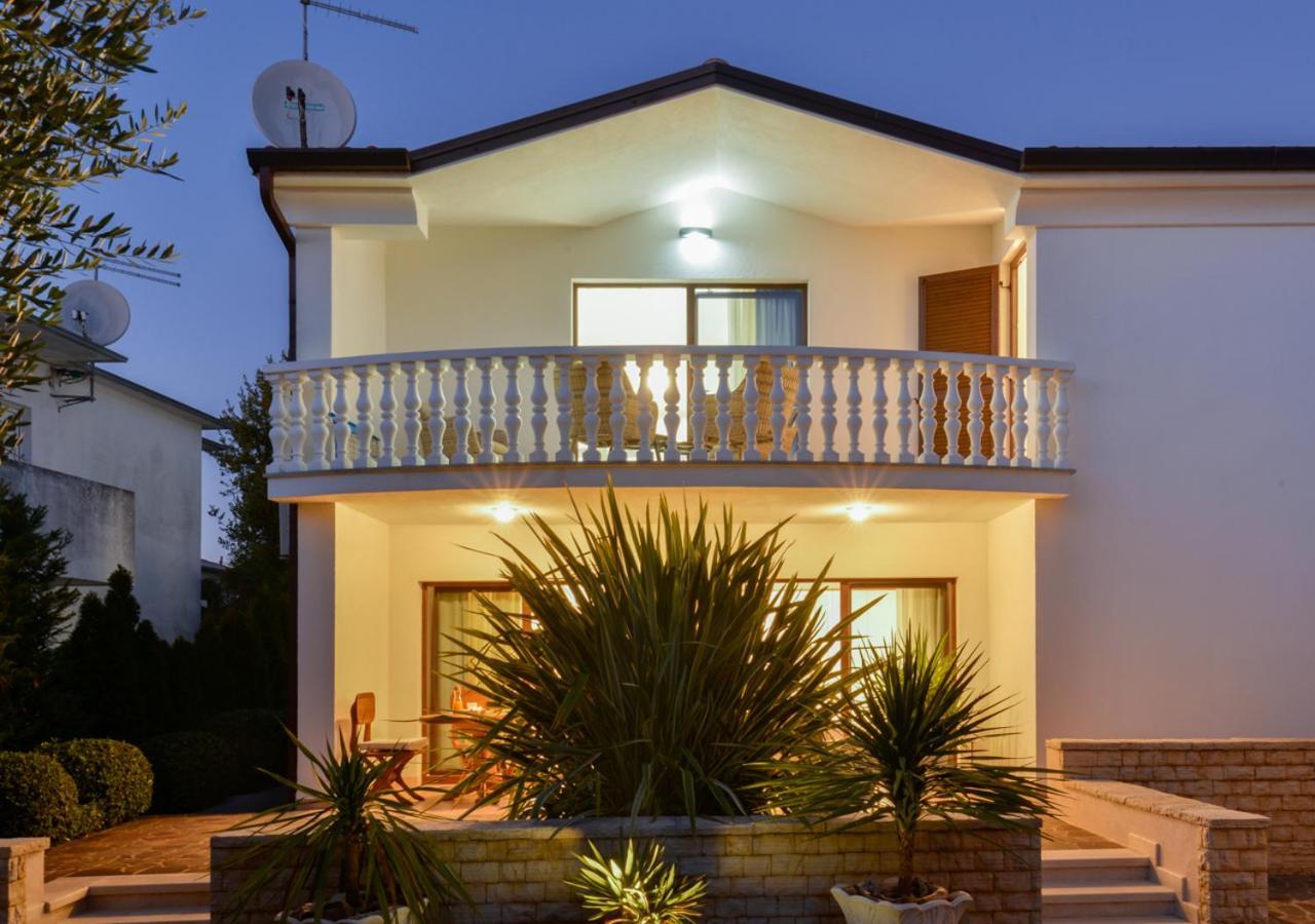Apartments Villa Rosi Umago Esterno foto