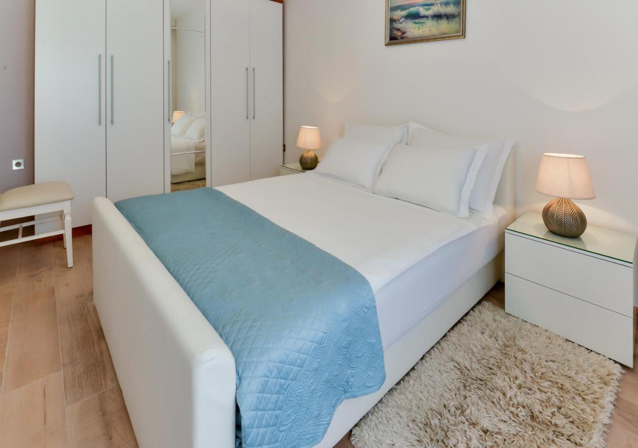 Apartments Villa Rosi Umago Esterno foto